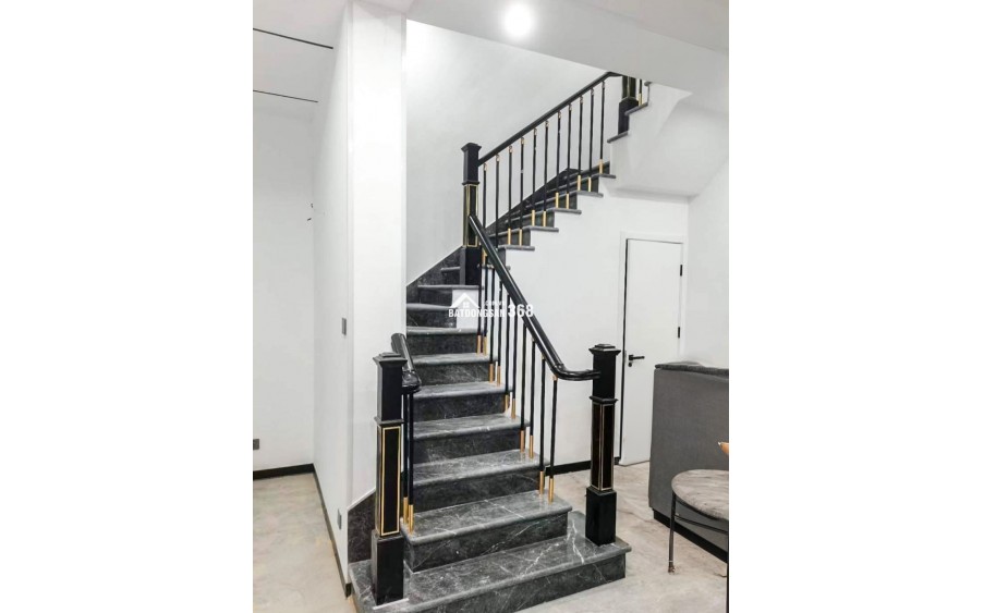 Chính chủ cho thuê Nhà hàng, VP, KD,vỉa hè, 93m2- 4T, Chùa Láng_30 Tr